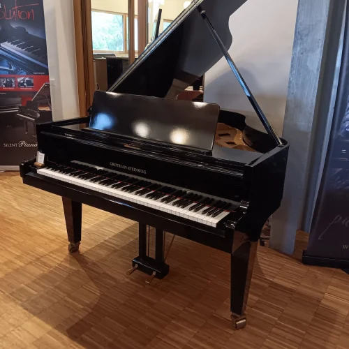 Gesamtansicht eines Grotrian-Steinweg Flügel 162 in schwarz poliert