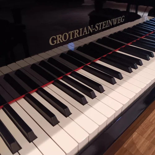 Klaviatur eines Grotrian-Steinweg Flügel 162 