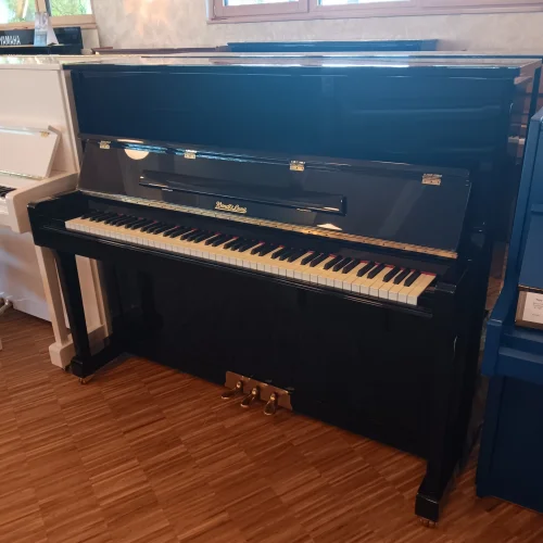 Gesamtansicht eines Wendl & Lung Klavier Mod. 122 in schwarz poliert